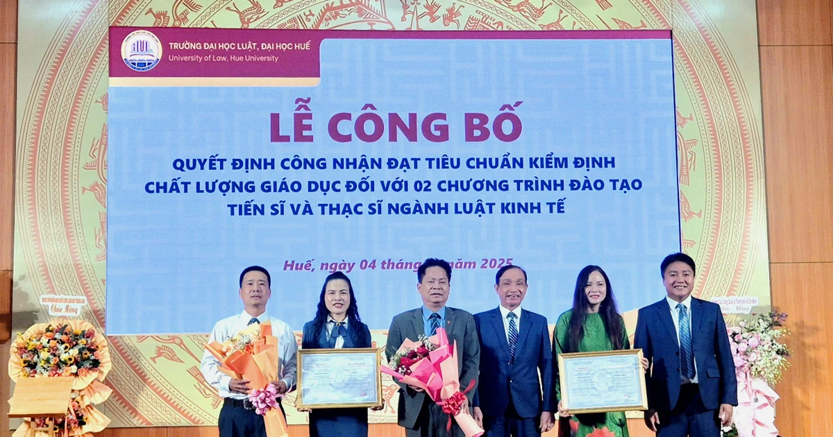 Công bố đạt chuẩn 2 chương trình thạc sĩ và tiến sĩ tại Trường Đại học Luật Huế
