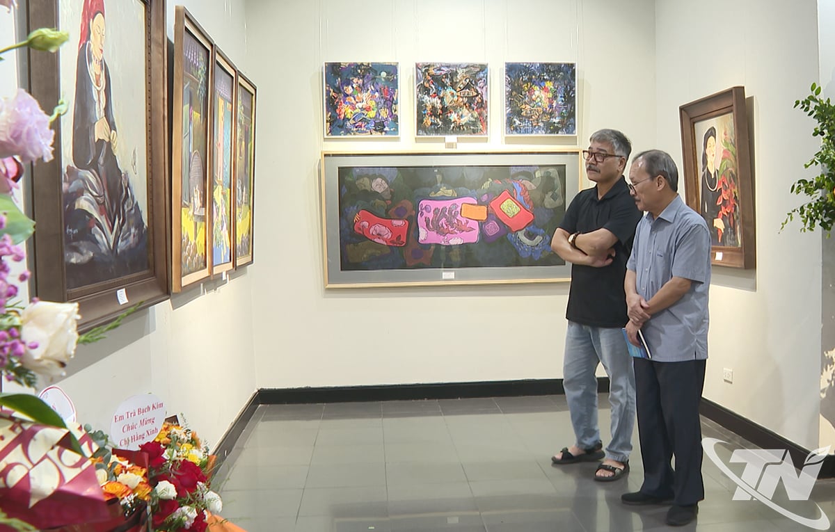 Schilders van Thai Nguyen creëren werken waarin ze de sterke punten van het culturele materiaal uit de Viet Bac-regio benutten.