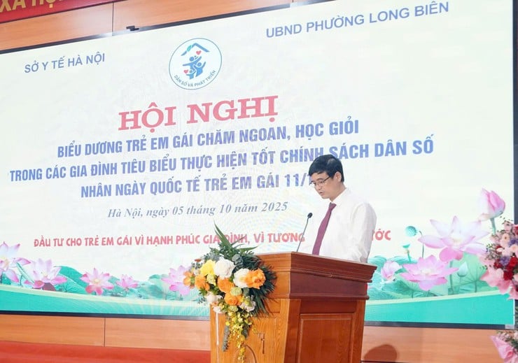 Phường Long Biên biểu dương trẻ em gái chăm ngoan học giỏi nhân Ngày Quốc tế Trẻ em gái 11/10- Ảnh 2.