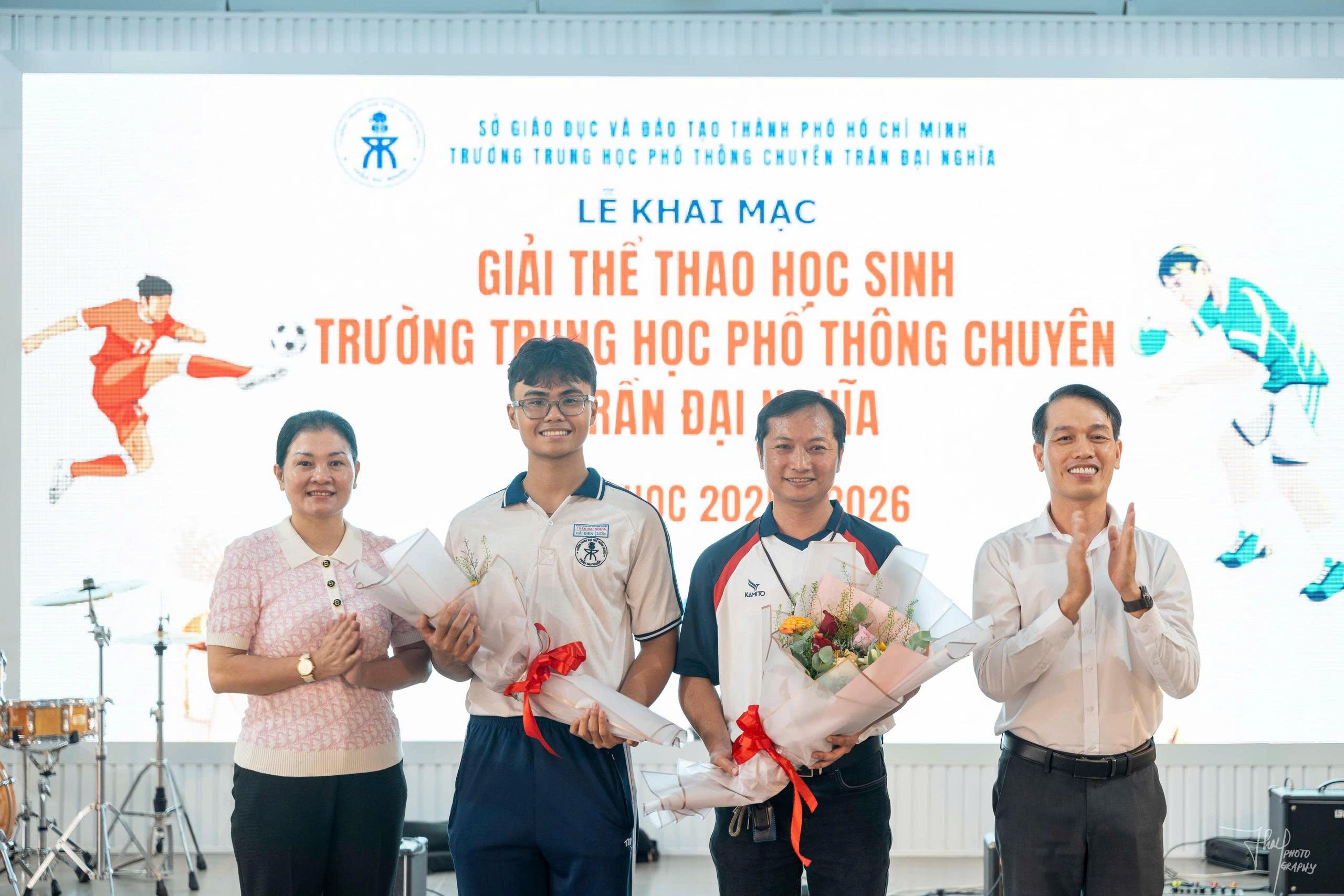 Gay cấn, hấp dẫn giải thể thao học sinh Trường THPT chuyên Trần Đại Nghĩa- Ảnh 4.