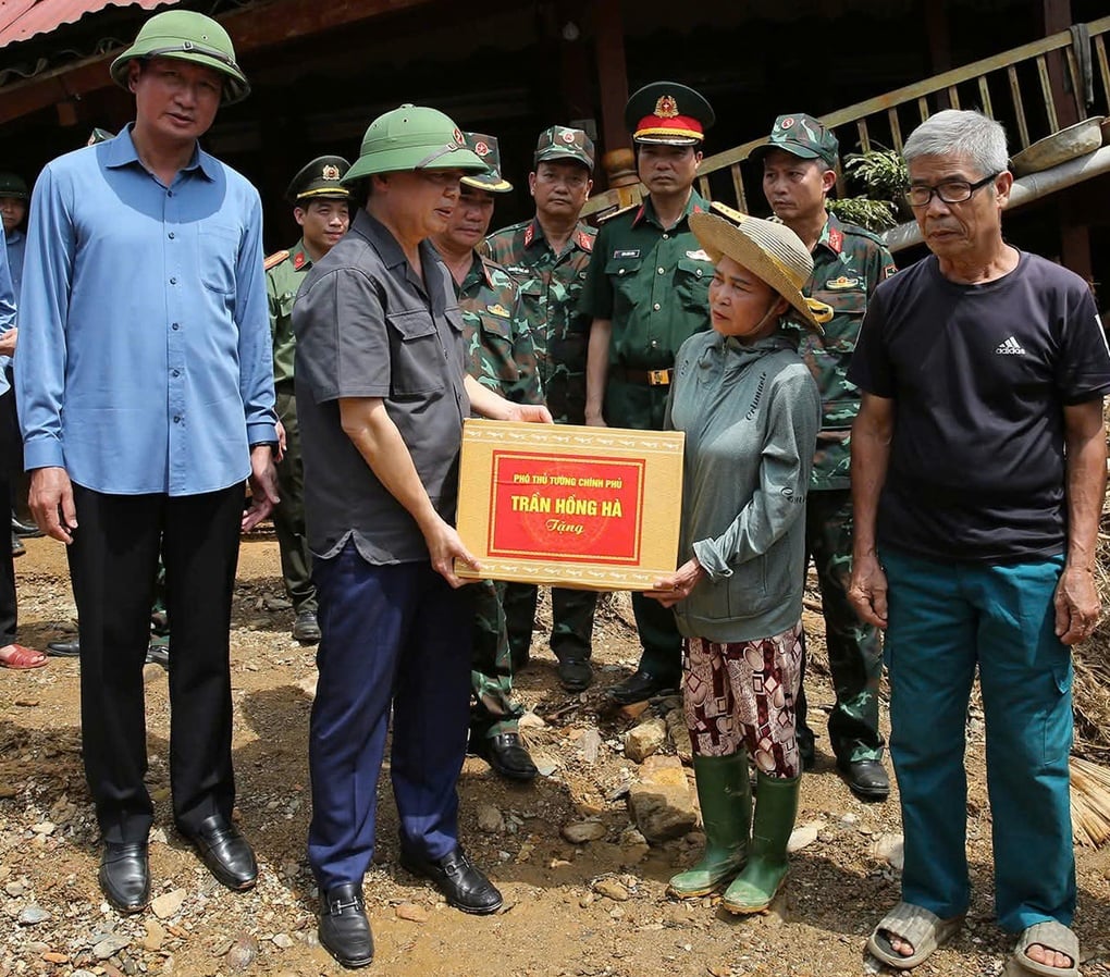 Phó Thủ tướng kiểm tra công tác ứng phó với bão số 11 tại Lào Cai - 1