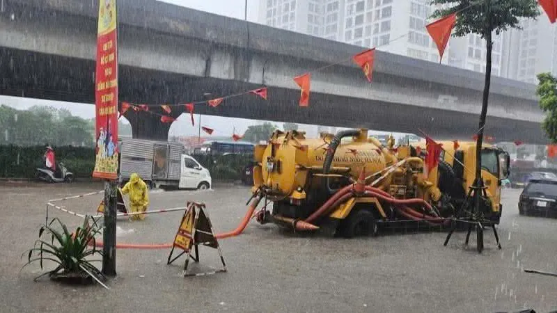 Hà Nội khuyến khích làm việc trực tuyến, học sinh nghỉ học để tránh bão số 11