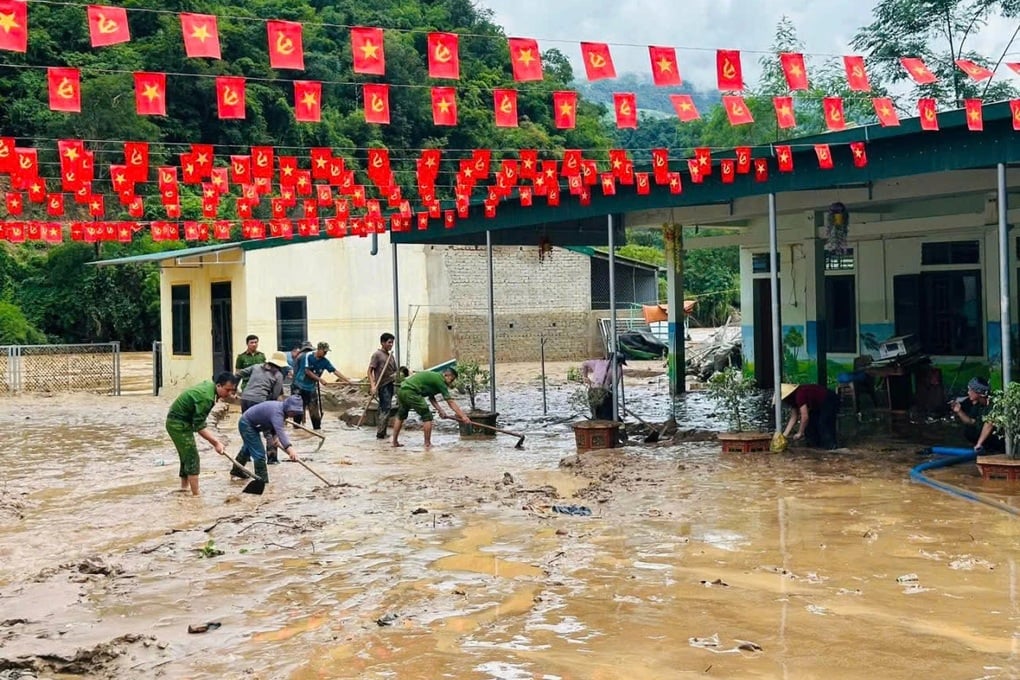 Ngành giáo dục Nghệ An gánh chịu thiệt hại nặng nề sau bão lũ - 2