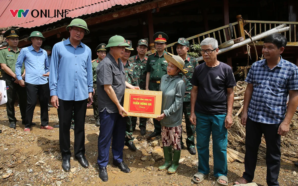 Phó Thủ tướng yêu cầu: Lào Cai sắp xếp lại dân cư, tuyệt đối không để người dân ở vùng sạt lở - Ảnh 3.