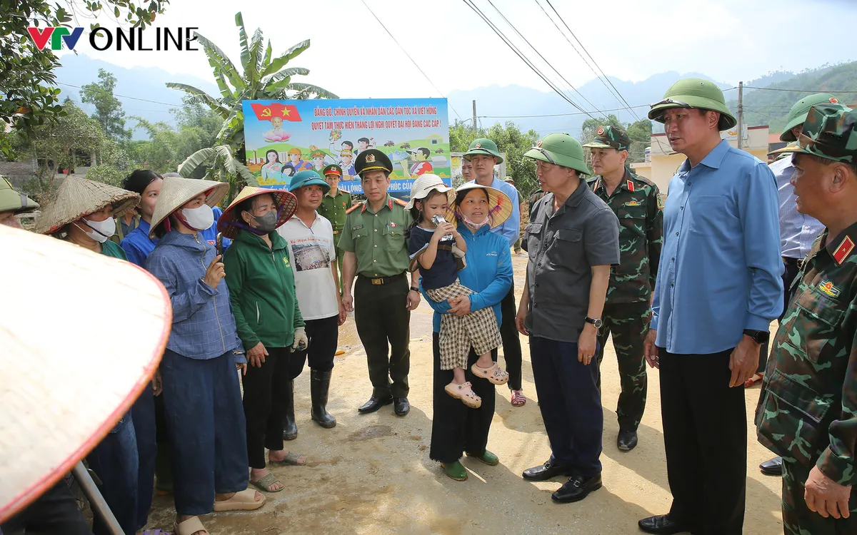 Phó Thủ tướng yêu cầu: Lào Cai sắp xếp lại dân cư, tuyệt đối không để người dân ở vùng sạt lở - Ảnh 2.