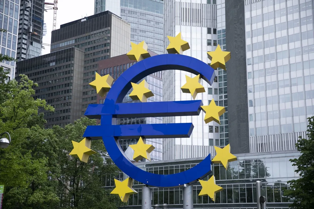 Lạm phát Eurozone tăng trở lại, châu Âu đối diện nhiều “cơn gió ngược”  - Ảnh 2.