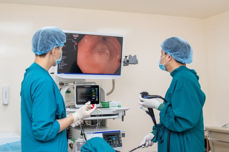 Bác sĩ chỉ ra những thói quen hằng ngày khiến bệnh ung thư đường tiêu hóa tăng và trẻ hóa - Ảnh 1.