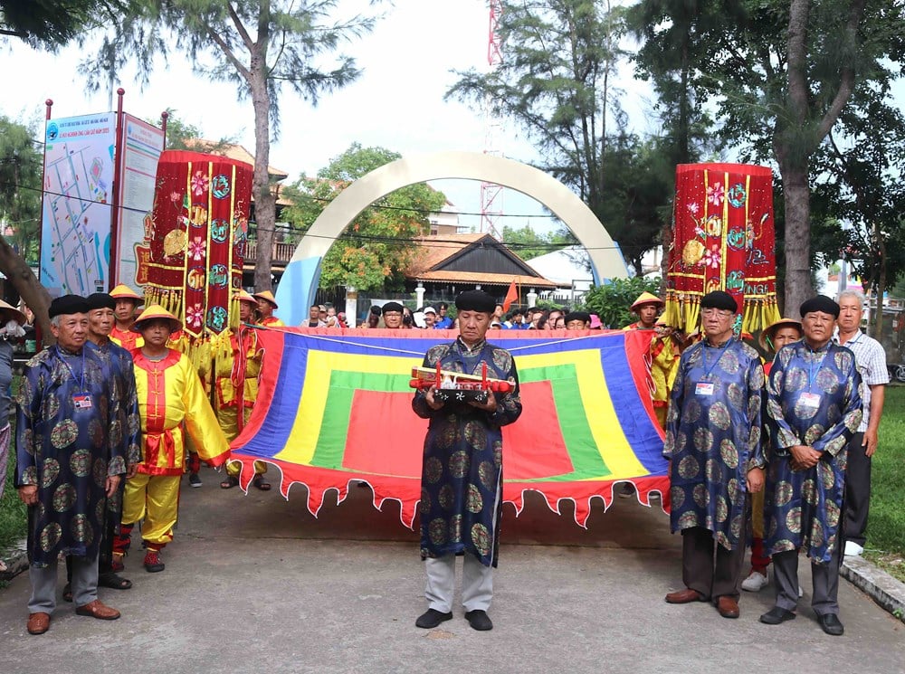 호치민시: Nghinh Ong 축제 개막 - Can Gio 2025 - 사진 9