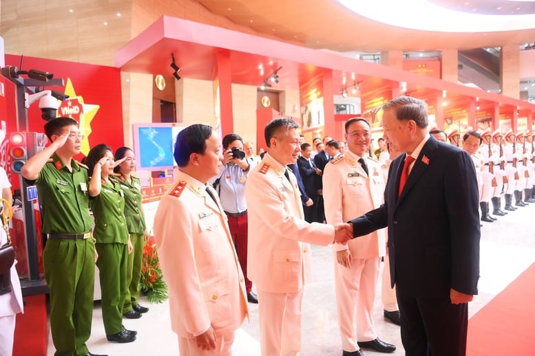 FPT góp dấu ấn tại Đại hội Đảng bộ Công an Trung ương: Ứng dụng dữ liệu dân cư vì Chính phủ số, xã hội số- Ảnh 2.