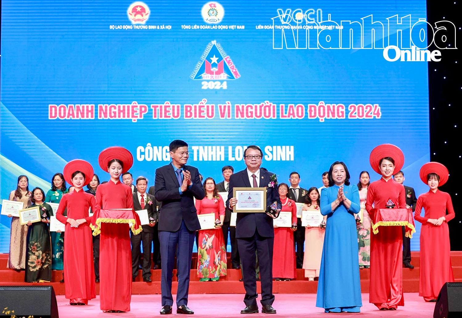 ថ្នាក់​ដឹក​នាំ​ក្រុមហ៊ុន Long Sinh Company Limited ទទួល​បាន​ងារ​ជា​សហគ្រាស​សម្រាប់​និយោជិត​នៅ​ឆ្នាំ​២០២៤។
