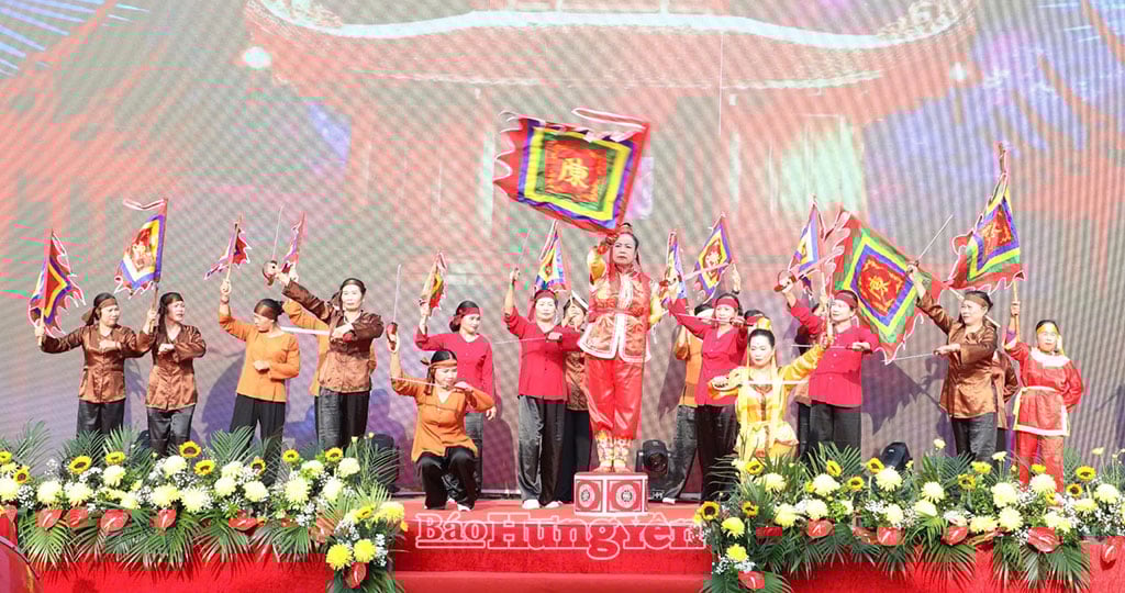 Chương trình nghệ thuật tại lễ kỷ niệm.