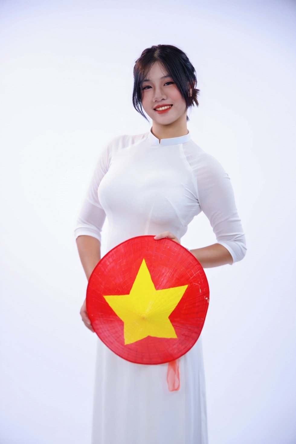 និស្សិត​ភាសា​ស្រី​សម្រេច​បាន​ជោគជ័យ​ក្នុង​ការ​ប្រកួត​ភាសា​ចិន​ធំ​ជាង​គេ​លើ​ពិភពលោក - ៨