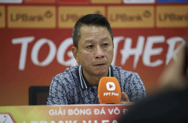 HLV Văn Sỹ Sơn thay Huy Hoàng, dẫn dắt SLNA: Ghế nóng càng nóng! - Ảnh 1.