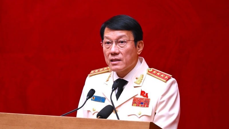 Jenderal Luong Tam Quang, anggota Politbiro, Menteri Keamanan Publik.