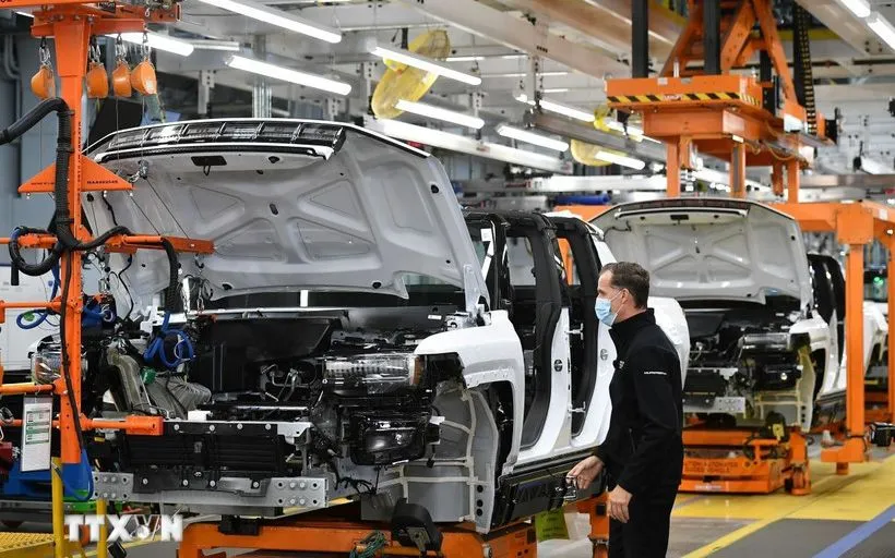 Dây chuyền sản xuất ôtô tại nhà máy của General Motors ở Detroit, Michigan (Mỹ). (Ảnh: AFP/TTXVN)