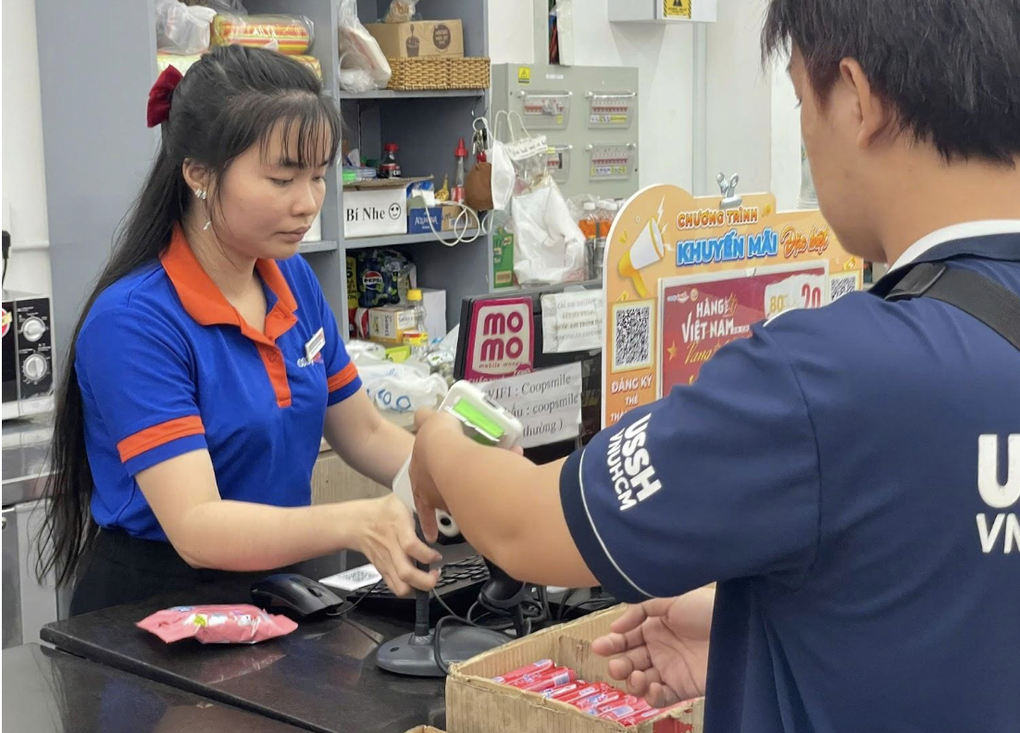 Quá áp lực khi đi làm thêm, nhiều sinh viên trả giá đắt - 1