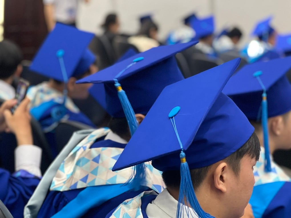 Loạt trường đại học công khai thu nhập giảng viên: Nhiều con số bất ngờ - 3