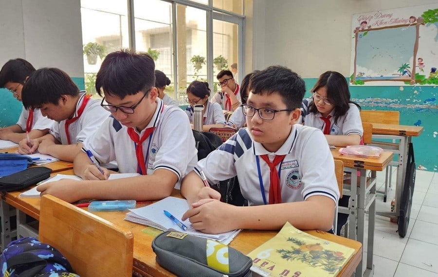 dot-pha-trong-phat-trien-chinh-sach-ve-sach-giao-khoa6.jpg