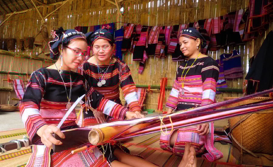 nghe-nhan-tho-cam.jpg