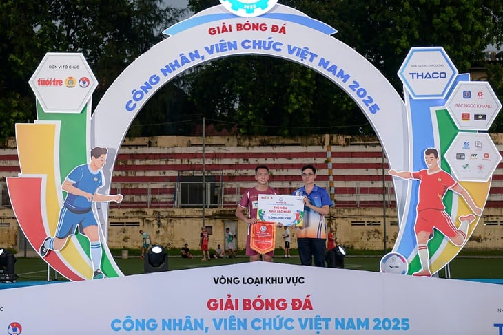 'Nhạc trưởng' của Ngân hàng Việt Nam giành danh hiệu cầu thủ xuất sắc nhất   - Ảnh 2.