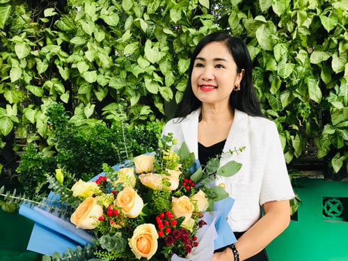 NSND Thu Hà: Cuộc sống luôn nhìn về phía trước - Ảnh 1.