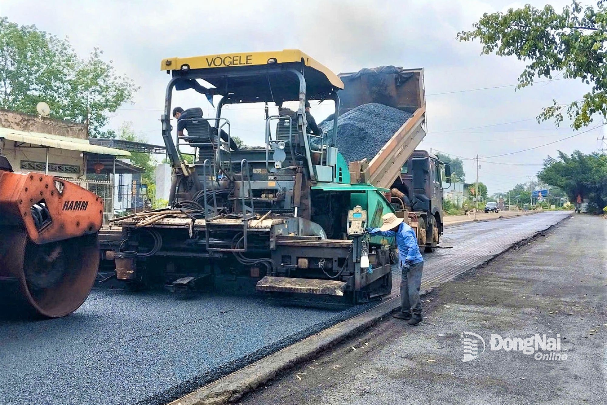 Proiectul de modernizare și extindere a drumului provincial 753 și de construire a podului Ma Da care leagă aeroportul Long Thanh de portul Cai Mep - Thi Vai este implementat de Dong Nai. Foto: Pham Tung