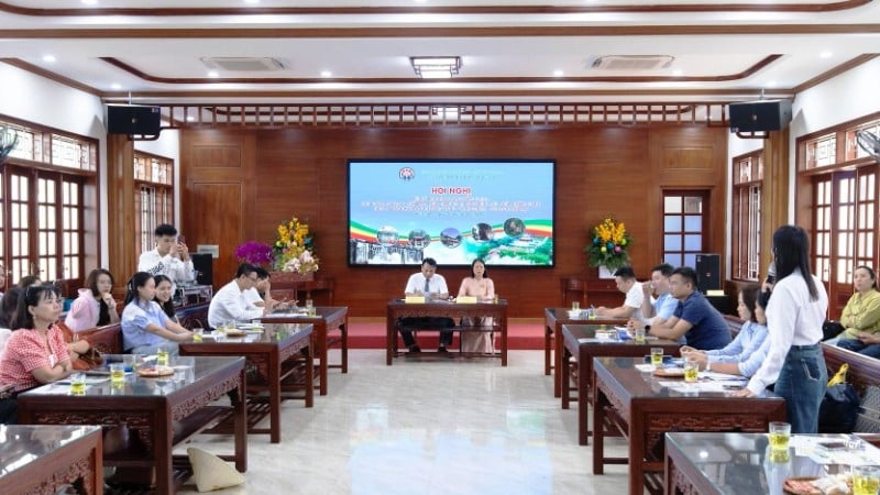 ទិដ្ឋភាពសន្និសីទ។