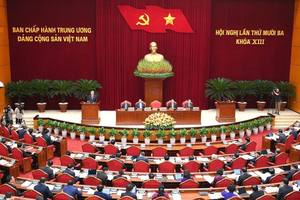 Biểu quyết giới thiệu nhân sự Ban Chấp hành Trung ương khóa mới - 2