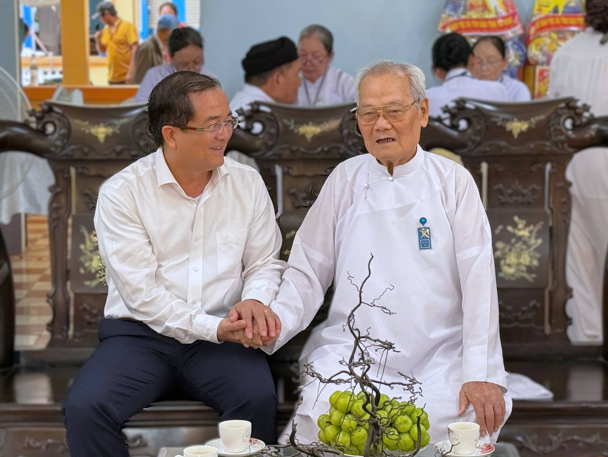 អង់គ្លេស៖ ព័ត៌មាន