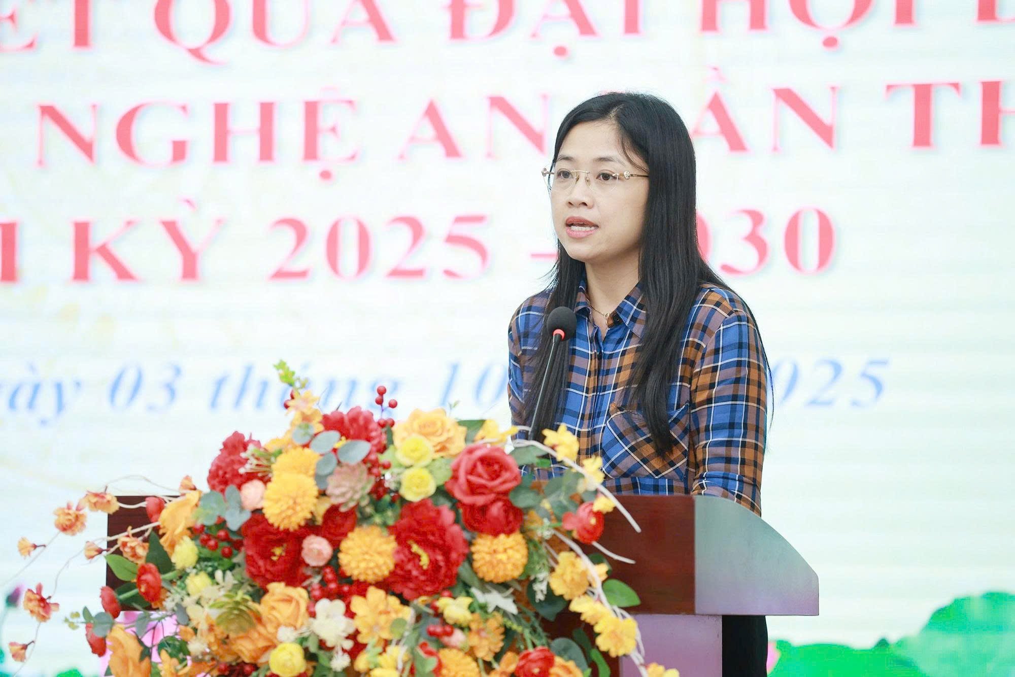 អង់គ្លេស៖ ព័ត៌មាន