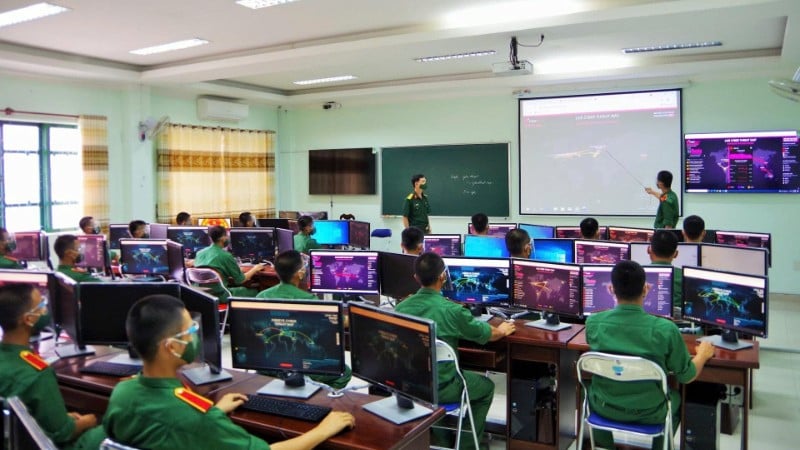 Aktivně inovovat vzdělávání a odbornou přípravu na Univerzitě informačních a komunikačních technologií.