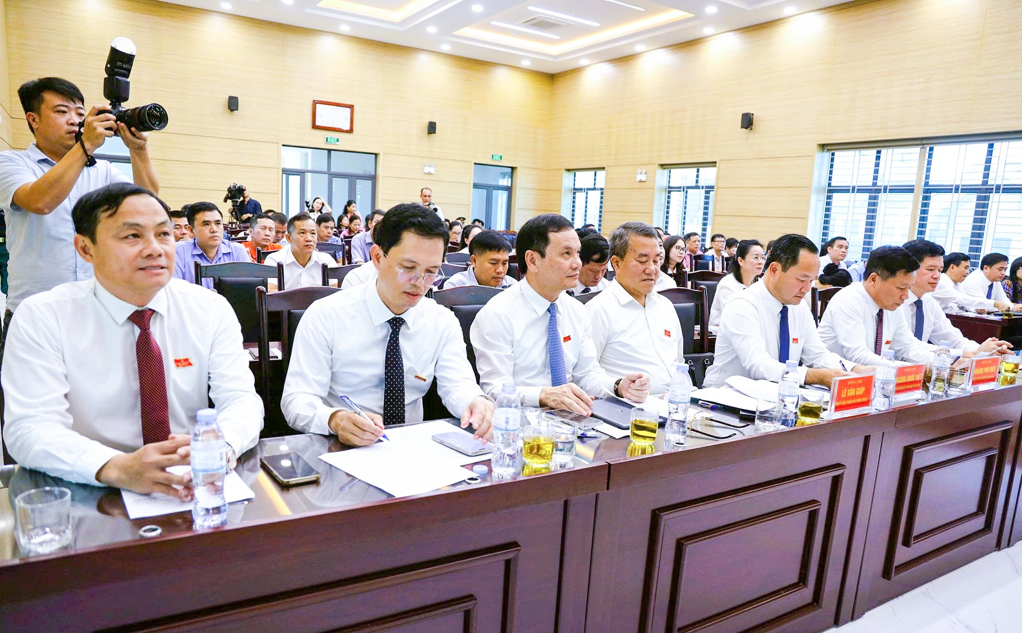 អង់គ្លេស៖ ព័ត៌មាន