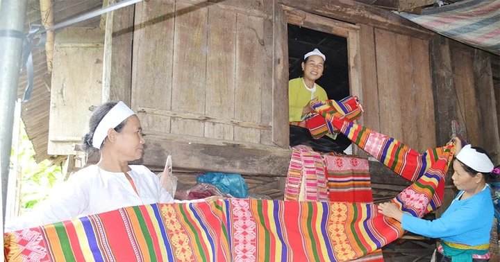 Nơi “giữ hồn” thổ cẩm truyền thống dân tộc Mường