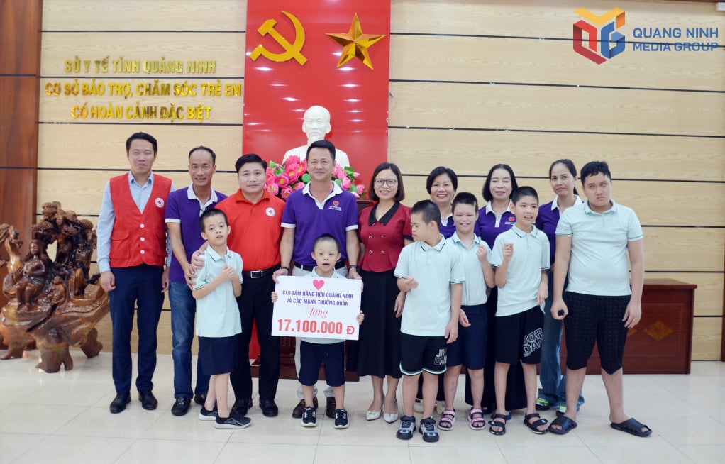Quang Ninh Friendship Club gives financial support for Mid-Autumn Festival to the facility for the protection and care of children in special circumstances in the province in September 2025.