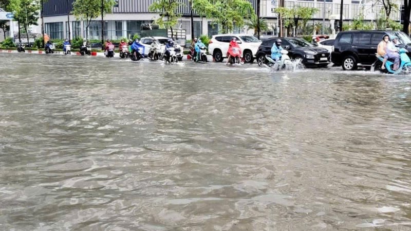 ຮ່າ​ໂນ້ຍ ຮຽກ​ຮ້ອງ​ໃຫ້​ບັນ​ດາ​ໂຮງ​ຮຽນ​ຮັບ​ມື​ກັບ​ຝົນ​ຕົກ​ໜັກ​ທີ່​ເກີດ​ຈາກ​ພະ​ຍຸ​ເລກ 11 -0
