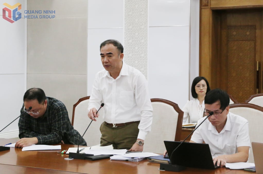Toplantıda İnşaat Dairesi temsilcisi bilgi verdi.