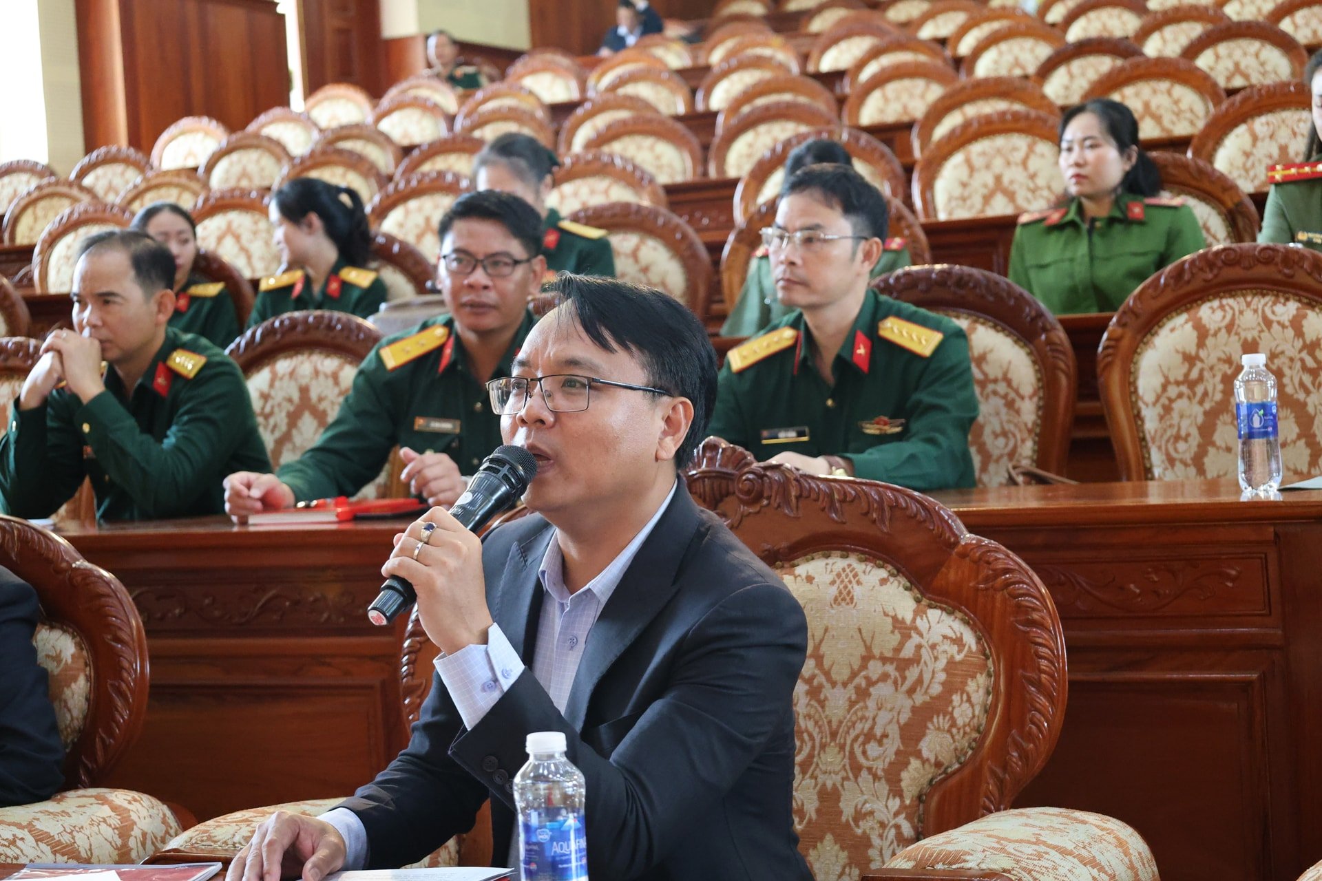 Phó Bí thư Tỉnh ủy Đặng Hồng Sỹ góp ý các nội dung