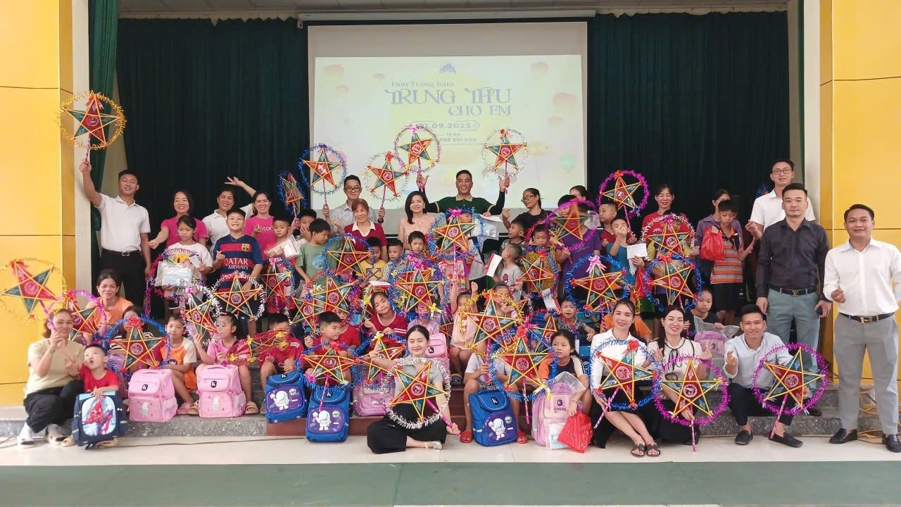 Sẻ chia yêu thương mùa trăng rằm tháng tám