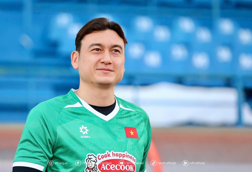 អ្នកចាំទី Dang Van Lam និយាយអ្វីខ្លះ ក្រោយត្រលប់មកក្រុមវៀតណាមវិញ? - រូបថត 1