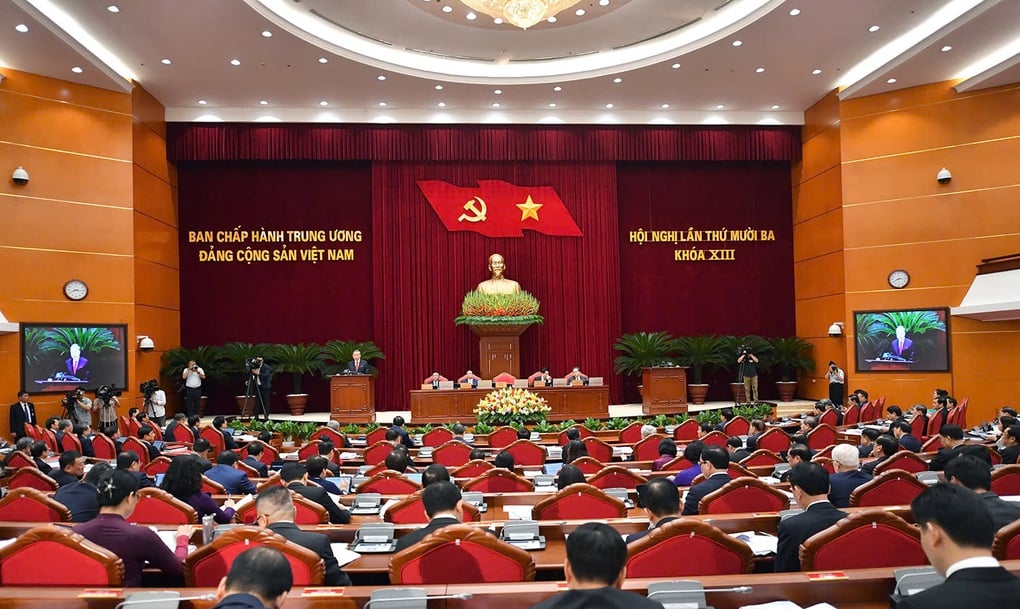 Khai mạc Hội nghị Trung ương 13, tiến hành giới thiệu nhân sự khóa mới - 1
