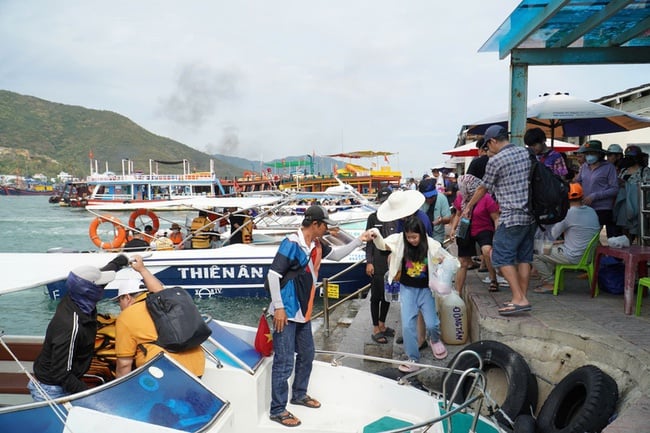 Khánh Hòa: Du lịch đường thủy có nhiều bước phát triển ấn tượng - Ảnh 1.