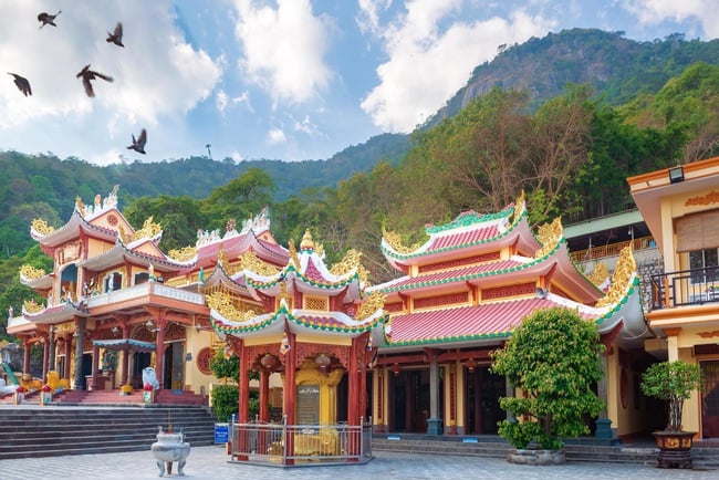 Tây Ninh: Trong 9 tháng đầu năm, khách du lịch đạt hơn 80% so với kế hoạch - Ảnh 1.