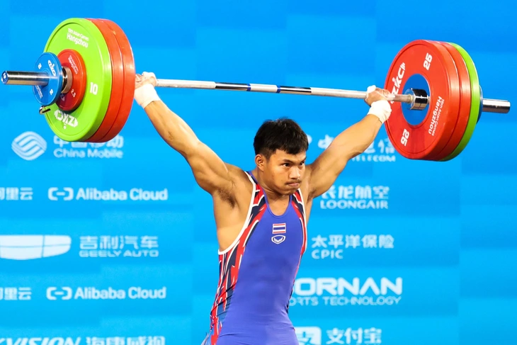 Lực sĩ Thái Lan gây sốc, nâng mức tạ chưa từng thấy ở giải thế giới - Ảnh 3.