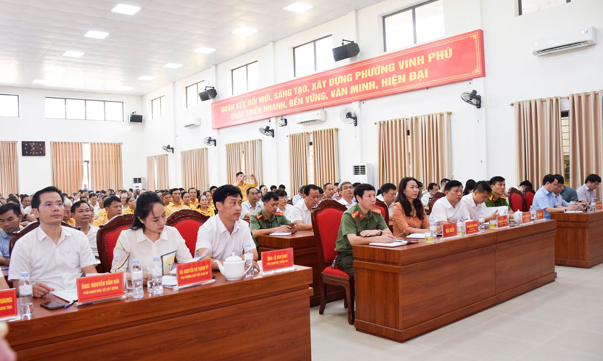 អង់គ្លេស៖ ព័ត៌មាន