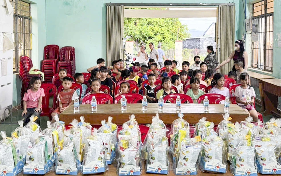 Mehr als 6.000 Kinder in der Gemeinde Bac Ninh Hoa hatten Spaß und genossen das Mittherbstfest.