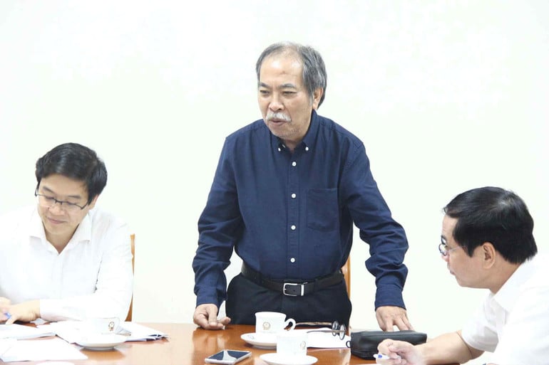 Chủ tịch Hội Nhà văn Việt Nam Nguyễn Quang Thiều phát biểu.