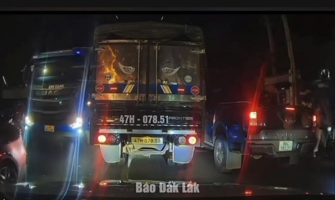 កន្លែងកើតហេតុនៃការបុក។