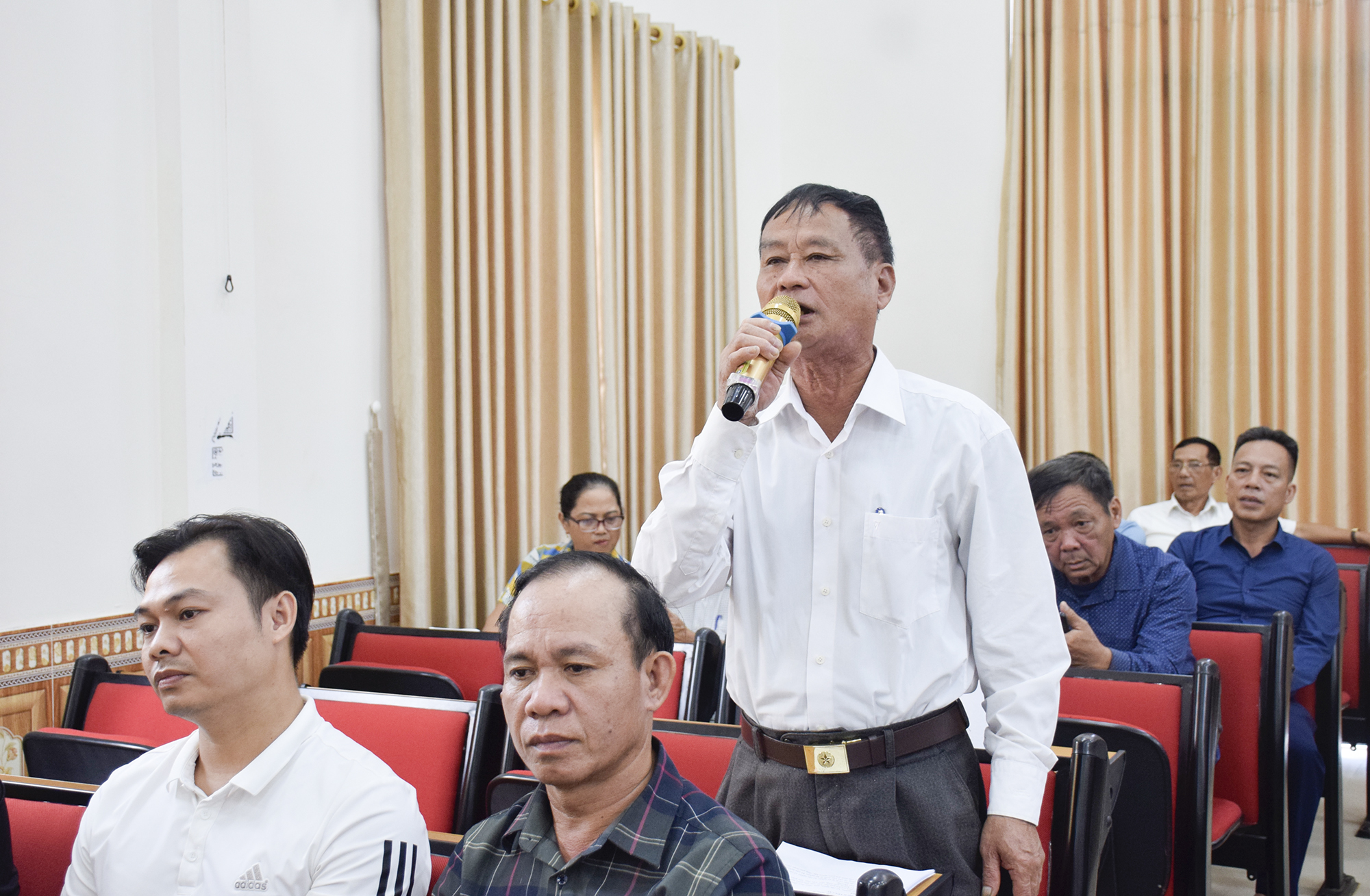 អង់គ្លេស៖ ព័ត៌មាន