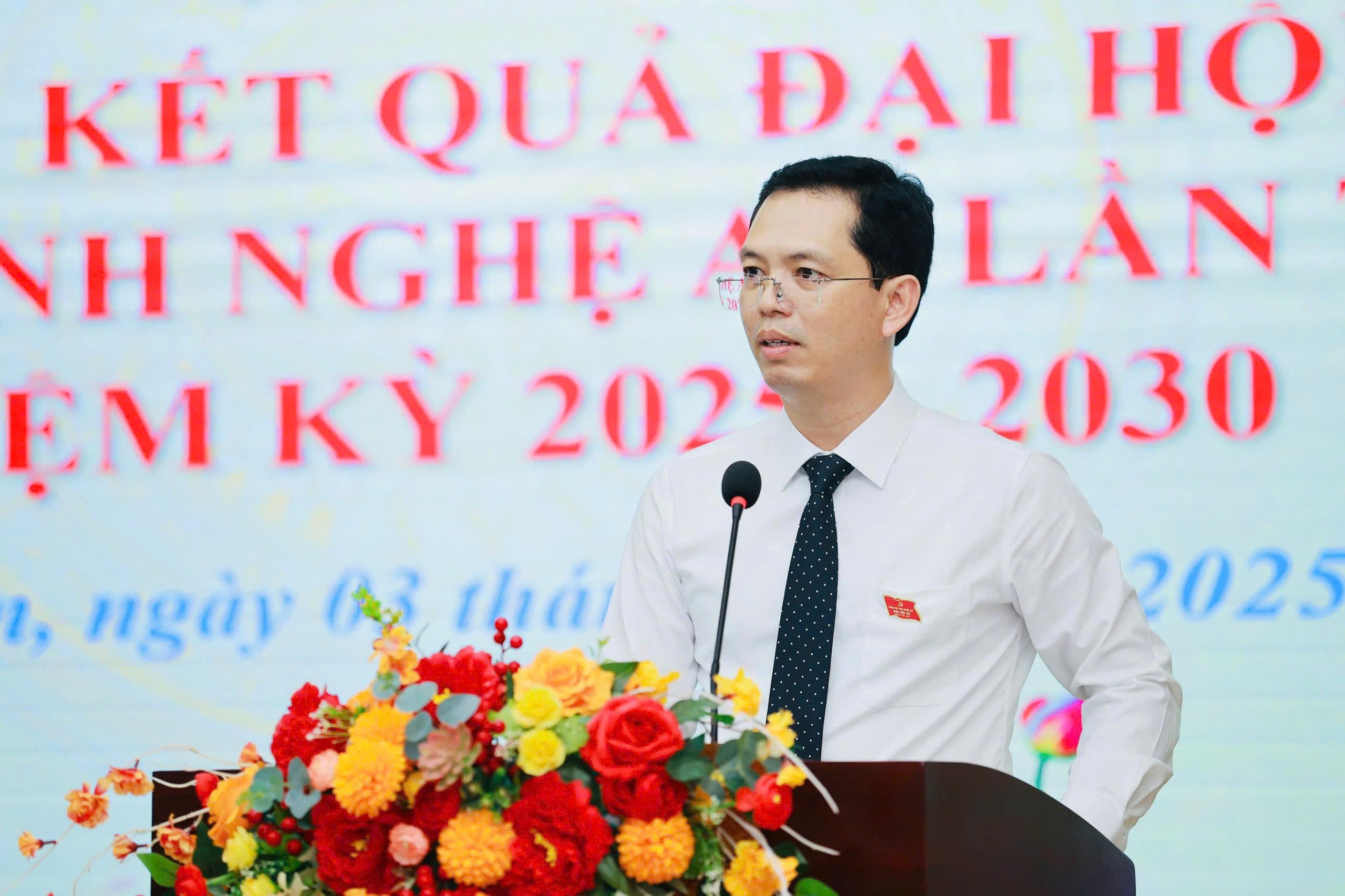 អង់គ្លេស៖ ព័ត៌មាន