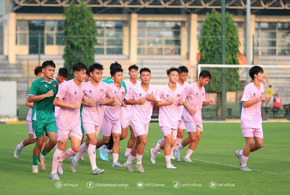 U17 Vietnam trainiert in Japan zur Vorbereitung auf die Asien-Qualifikation - Foto 3